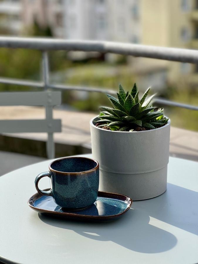Sunset Apartment: Free Parking + Balcony + Netflix Essen Eksteriør bilde
