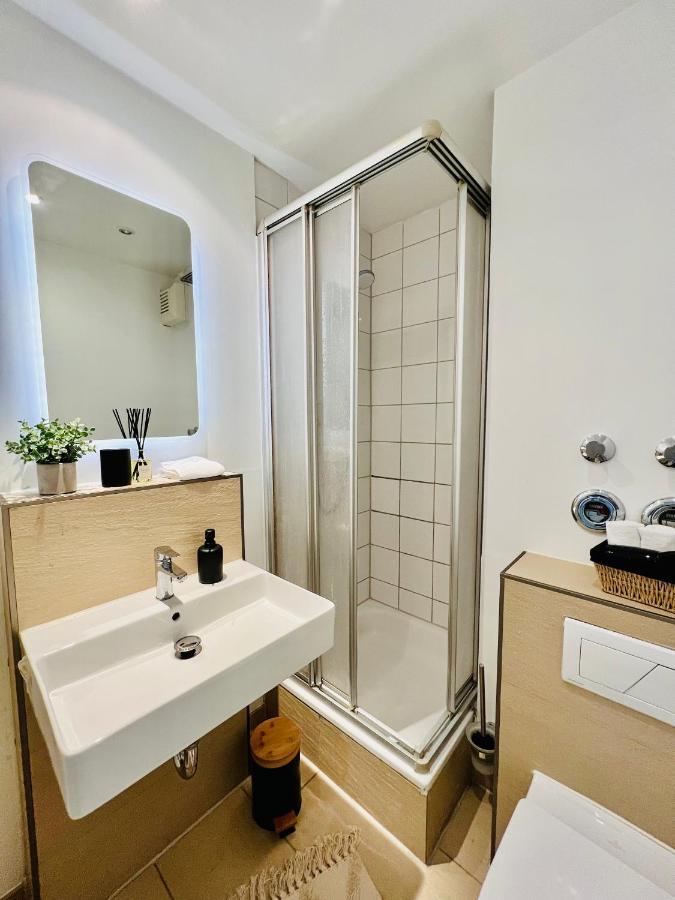 Sunset Apartment: Free Parking + Balcony + Netflix Essen Eksteriør bilde